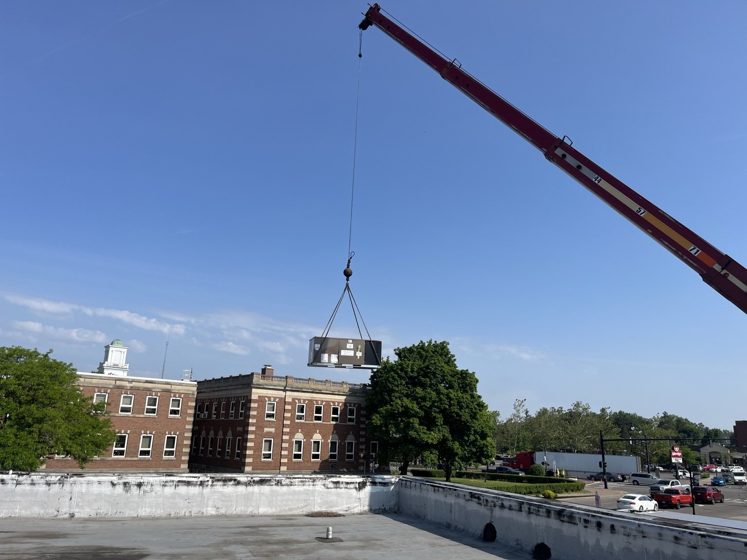 Domino’s commercial rooftop HVAC installation by Rapid Refrigeration